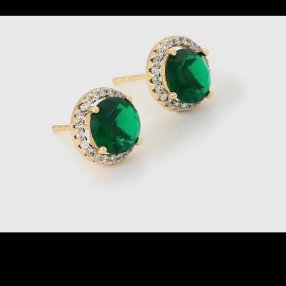 1.5ct emerald round cut  gold plated stud earrings - Picture 1 of 13